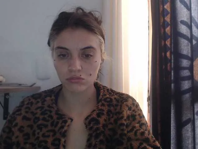 Live sex webcam photo for mariecam420 #290369394