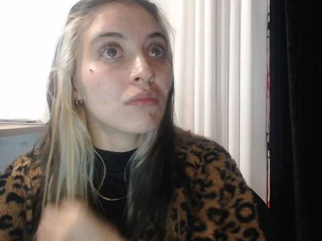 Live sex webcam photo for mariecam420 #290384011