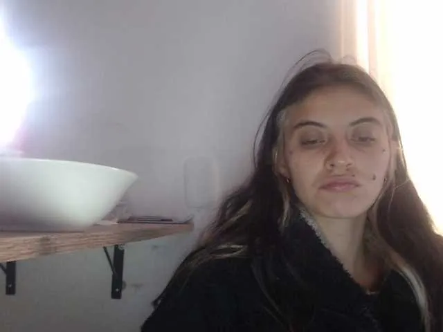 Live sex webcam photo for mariecam420 #290402327