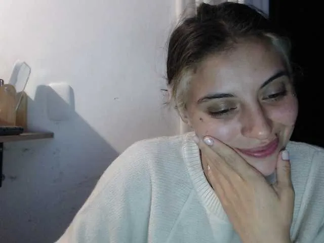 Live sex webcam photo for mariecam420 #290462235