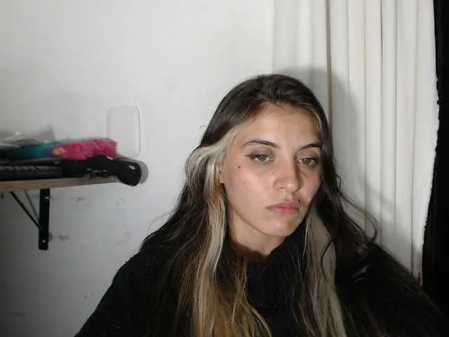 Live sex webcam photo for mariecam420 #290476920