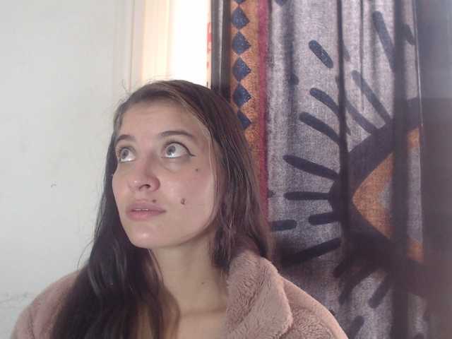 Live sex webcam photo for mariecam420 #290568859