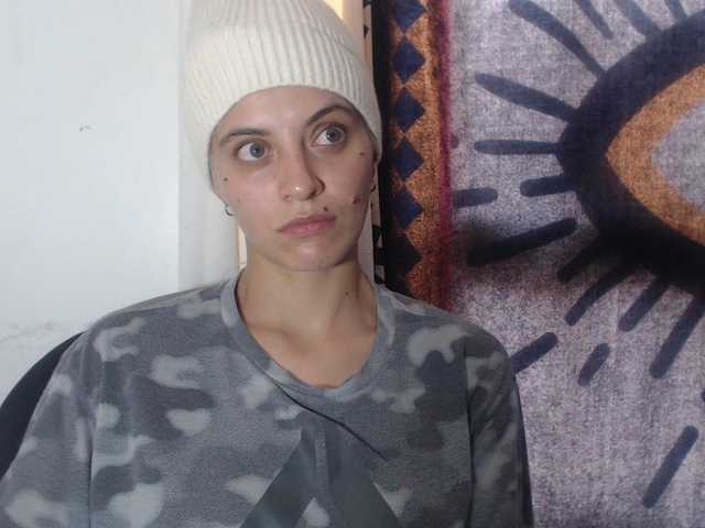 Live sex webcam photo for mariecam420 #290583807