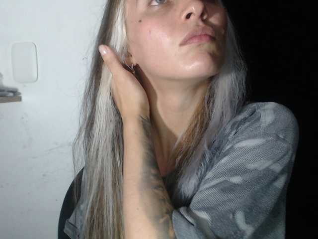 Live sex webcam photo for mariecam420 #290585685