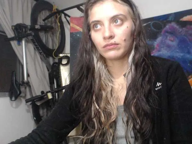 Live sex webcam photo for mariecam420 #290754187