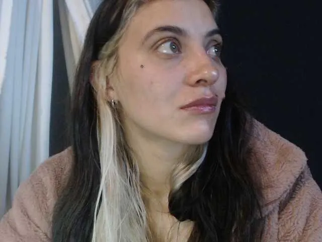 Live sex webcam photo for mariecam420 #290796334