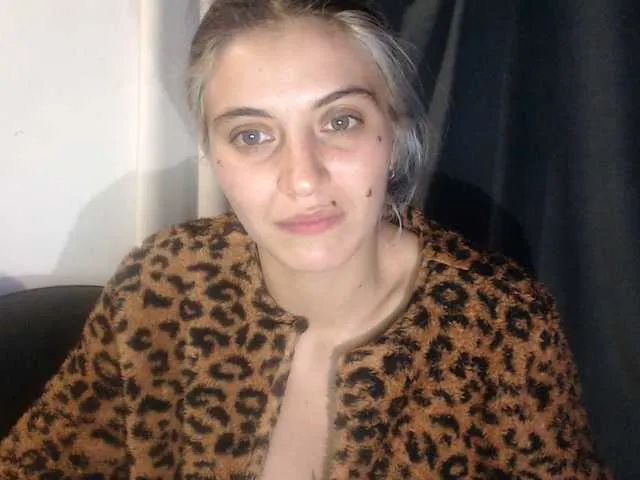 Live sex webcam photo for mariecam420 #290843990