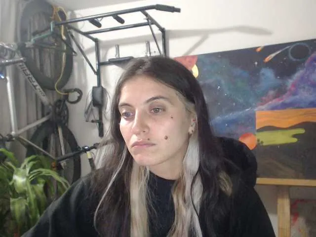 Live sex webcam photo for mariecam420 #290899597