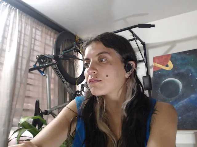 Live sex webcam photo for mariecam420 #290914928