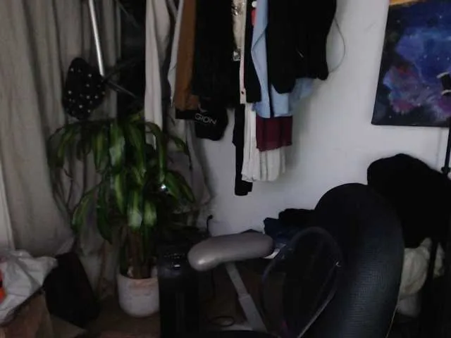 Live sex webcam photo for mariecam420 #290957151