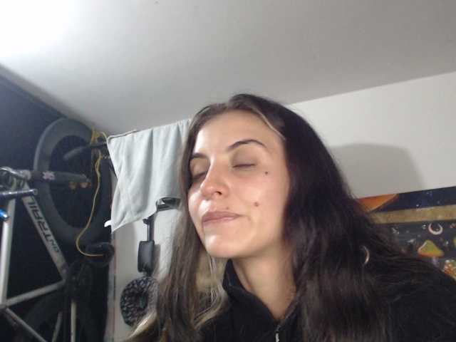 Live sex webcam photo for mariecam420 #291156480