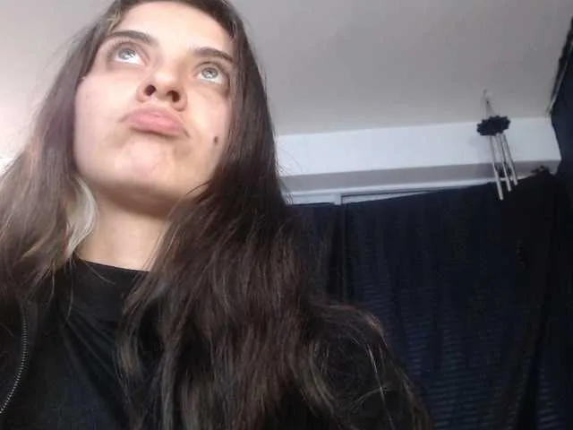 Live sex webcam photo for mariecam420 #291188232