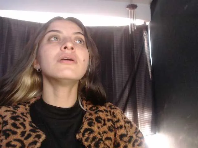 Live sex webcam photo for mariecam420 #291193391