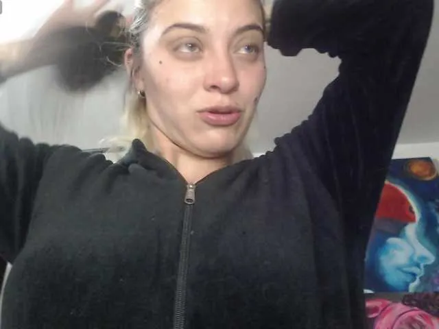 Live sex webcam photo for mariecam420 #291312960