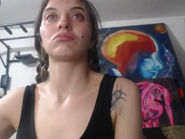 Live sex webcam photo for mariecam420 #291358357