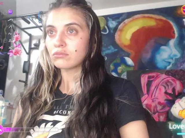 Live sex webcam photo for mariecam420 #291423346