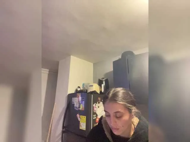 Live sex webcam photo for mariecam420 #291463071