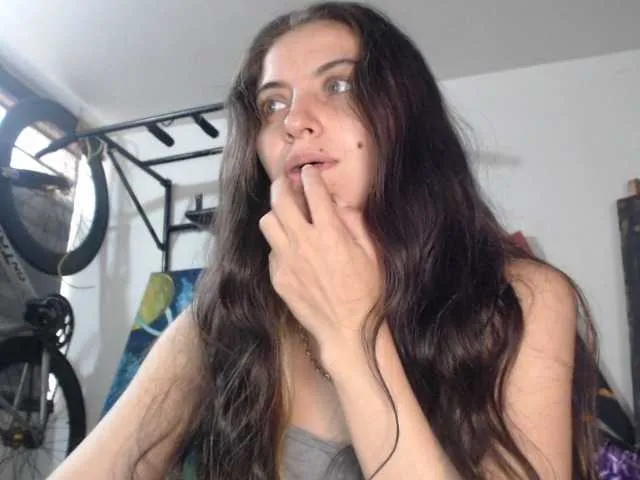 Live sex webcam photo for mariecam420 #291617570