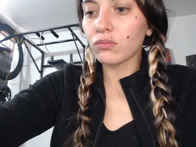 Live sex webcam photo for mariecam420 #291746502