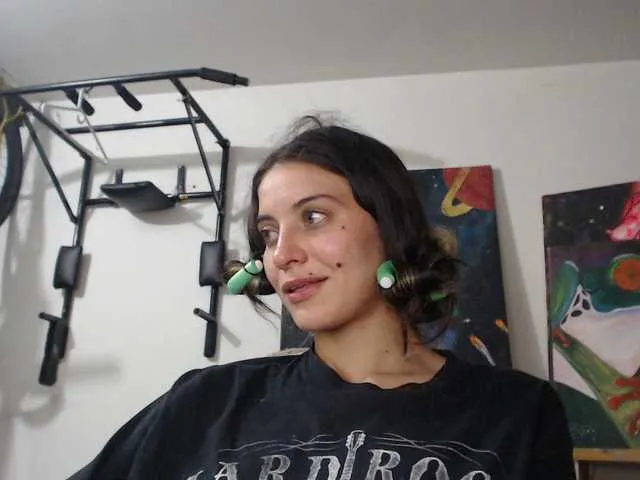 Live sex webcam photo for mariecam420 #291764629