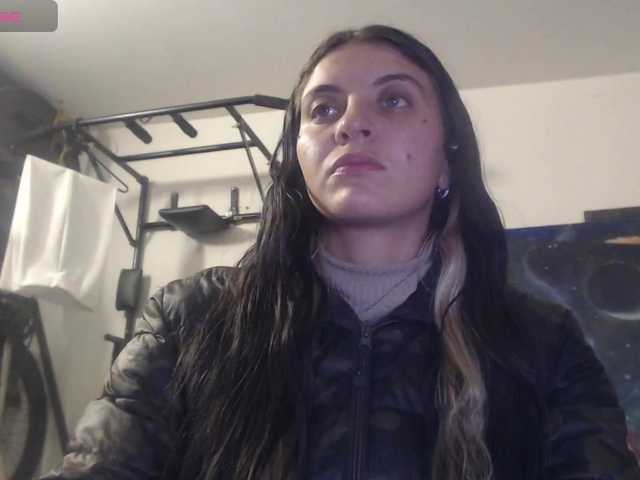 Live sex webcam photo for mariecam420 #291882450