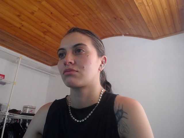 Live sex webcam photo for mariecam420 #292043257