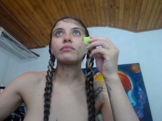 Live sex webcam photo for mariecam420 #292141163