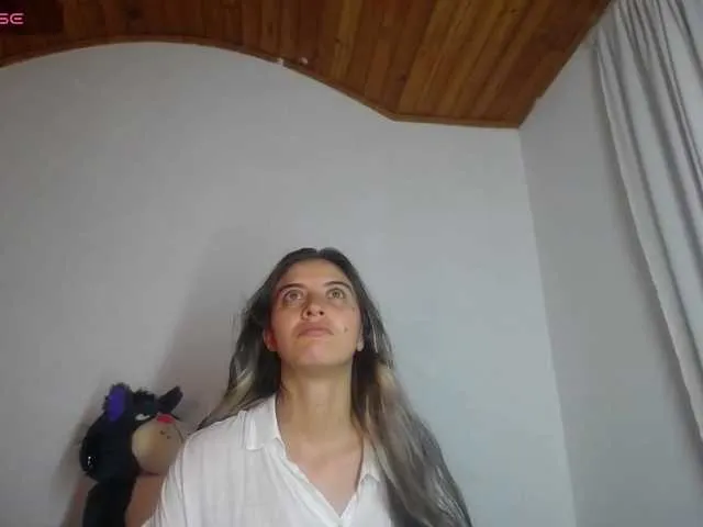 Live sex webcam photo for mariecam420 #292351446