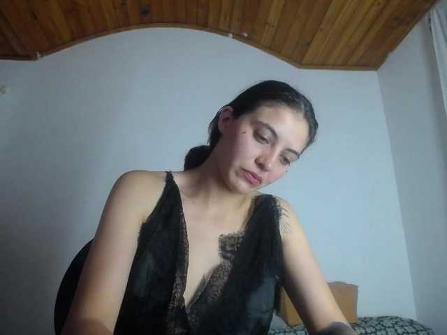 Live sex webcam photo for mariecam420 #292404838