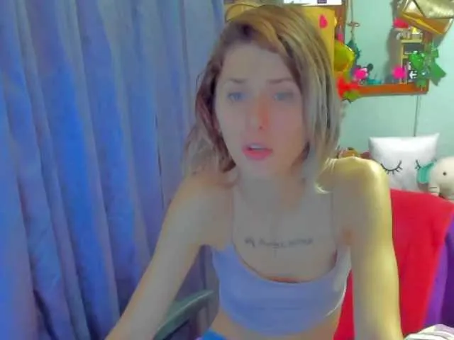 Live sex webcam photo for mariemarie03 #272065218