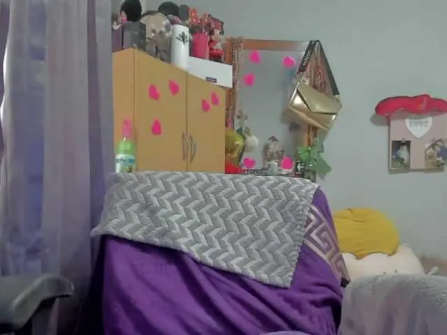 Live sex webcam photo for mariemarie03 #272406862