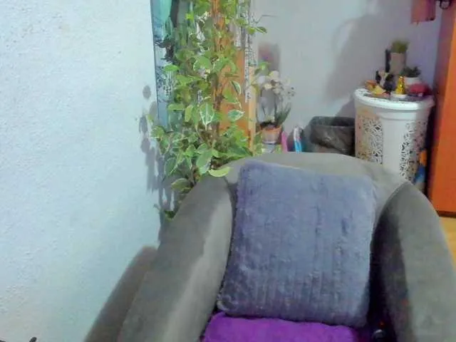 Live sex webcam photo for mariemarie03 #289762706