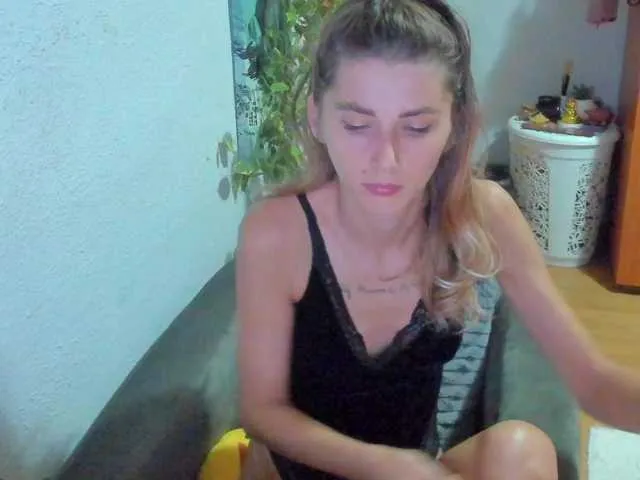 Live sex webcam photo for mariemarie03 #289844516