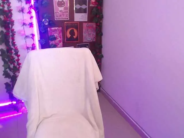 Live sex webcam photo for marilyngoodm #276051221