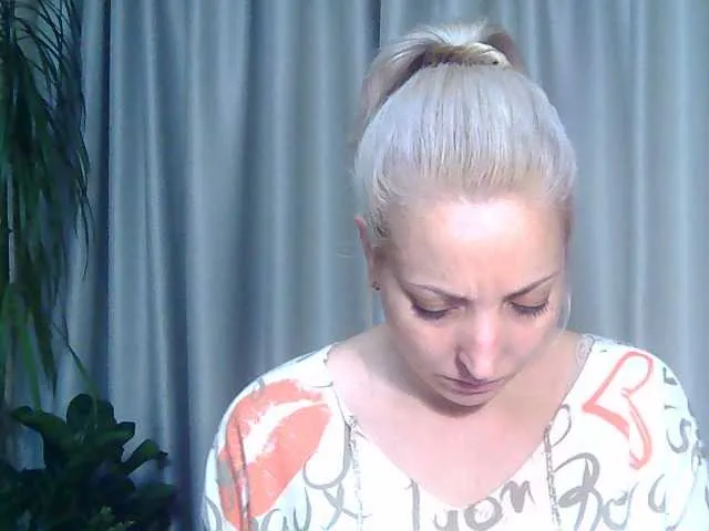 Live sex webcam photo for mariska-kiska #276460656