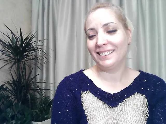 Live sex webcam photo for mariska-kiska #277099676