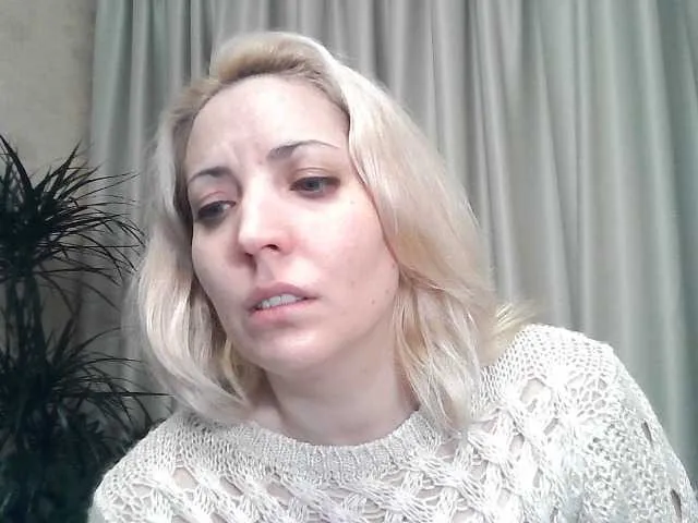 Live sex webcam photo for mariska-kiska #277167153