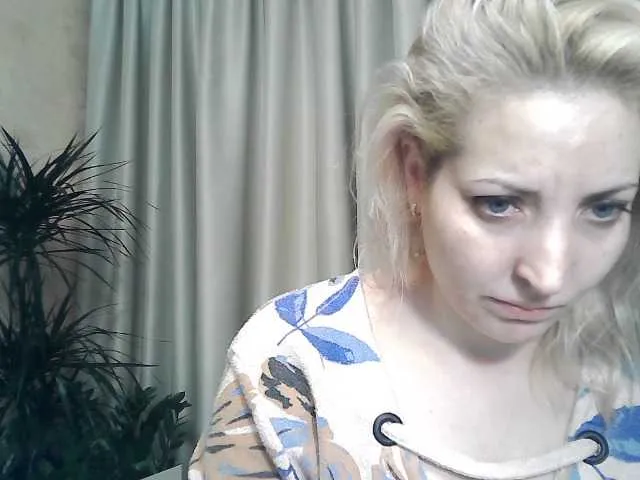 Live sex webcam photo for mariska-kiska #277195263