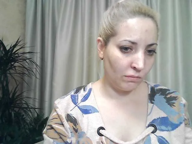 Live sex webcam photo for mariska-kiska #277238382