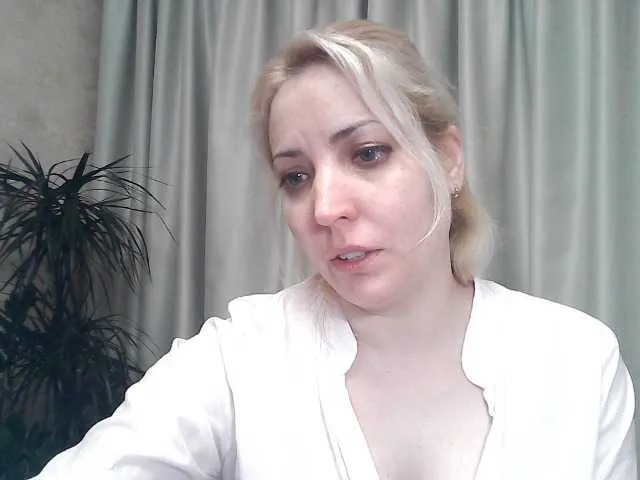 Live sex webcam photo for mariska-kiska #277603138