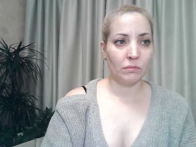 Live sex webcam photo for mariska-kiska #277610008