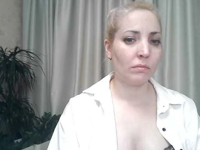 Live sex webcam photo for mariska-kiska #277705370