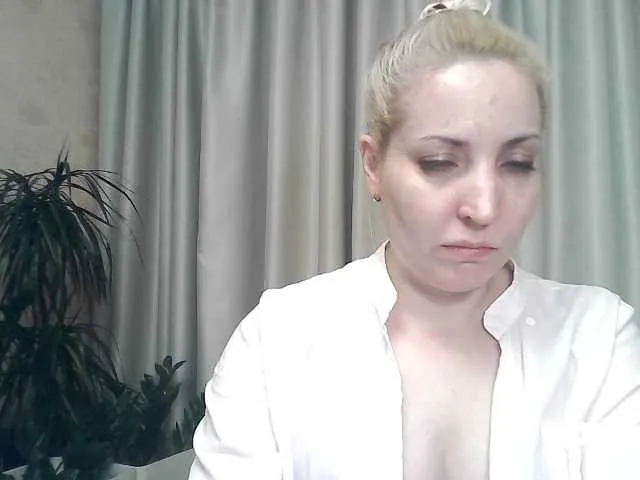 Live sex webcam photo for mariska-kiska #277888870