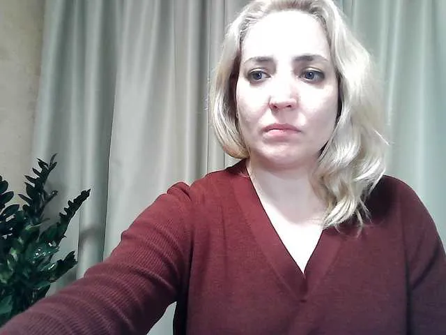 Live sex webcam photo for mariska-kiska #290774235