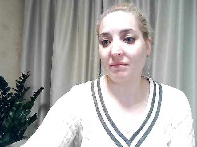 Live sex webcam photo for mariska-kiska #290829668