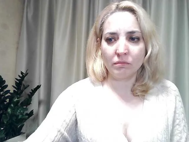 Live sex webcam photo for mariska-kiska #290897928