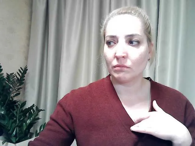 Live sex webcam photo for mariska-kiska #290998138