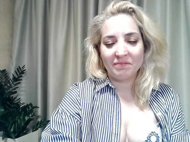 Live sex webcam photo for mariska-kiska #291121127