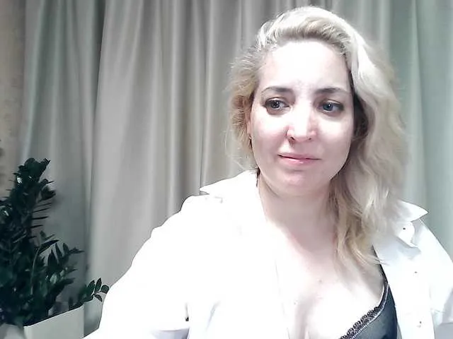 Live sex webcam photo for mariska-kiska #291294678