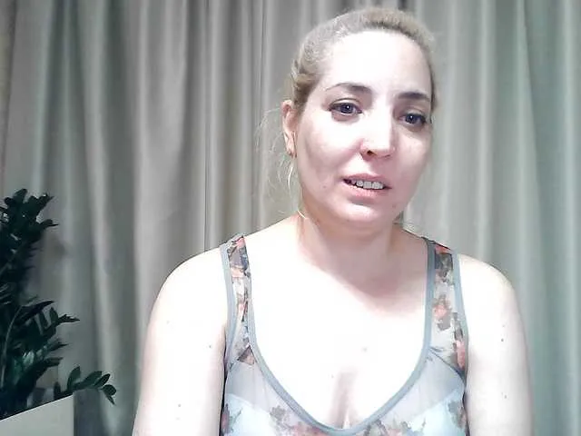 Live sex webcam photo for mariska-kiska #291333763